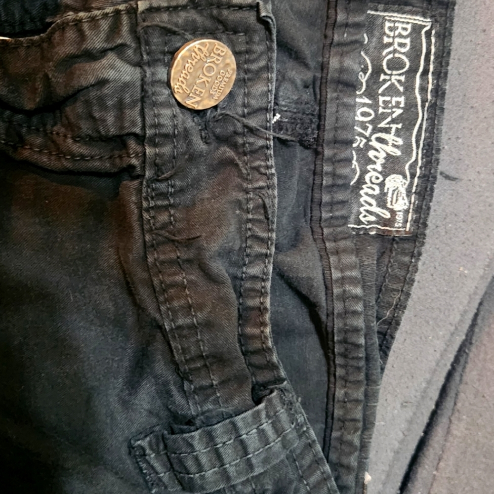 Broken Threads Men's distressed black cargo shorts